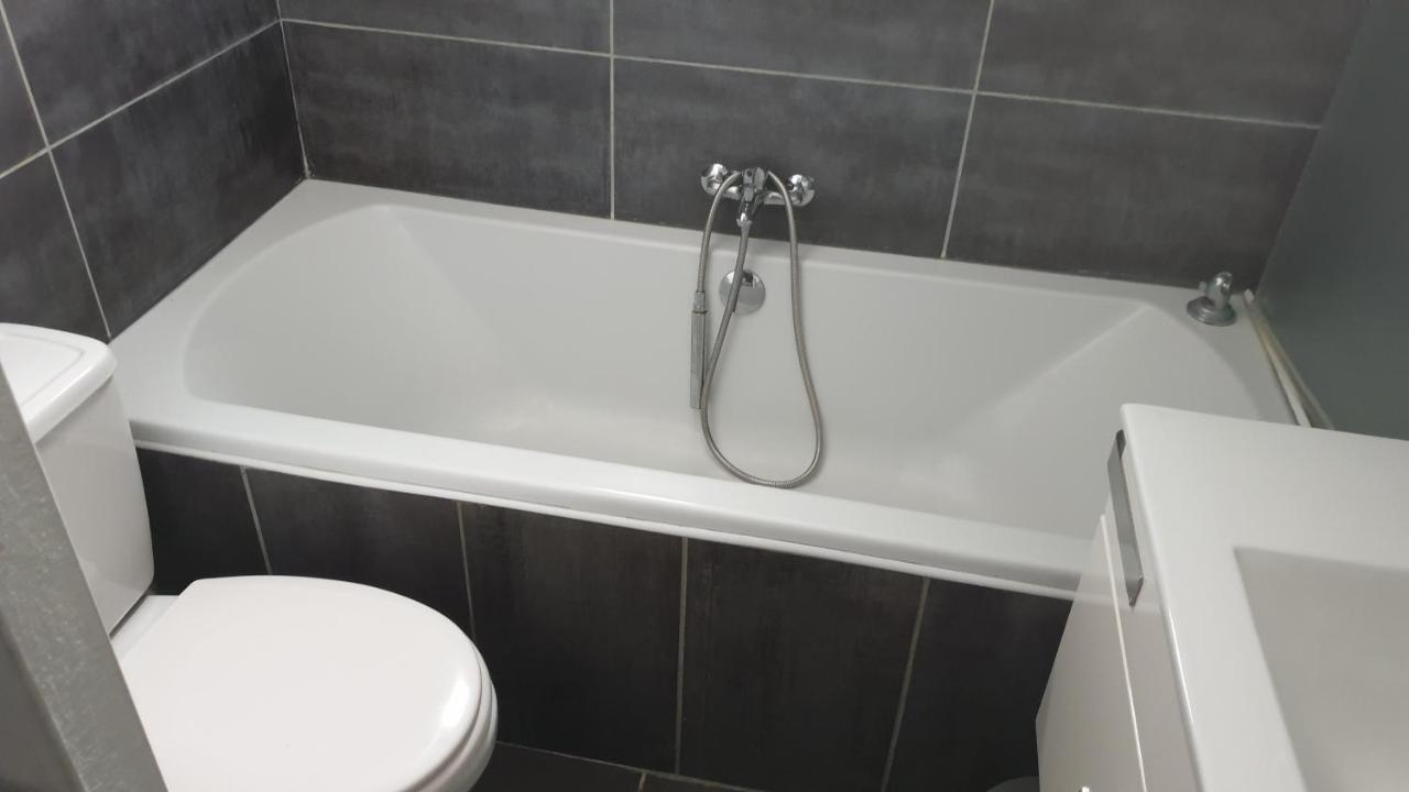 Mas La Farelle Gite, Fitness & Salle De Jeux Gratuite & Spa En Supplement Nîmes Exteriör bild